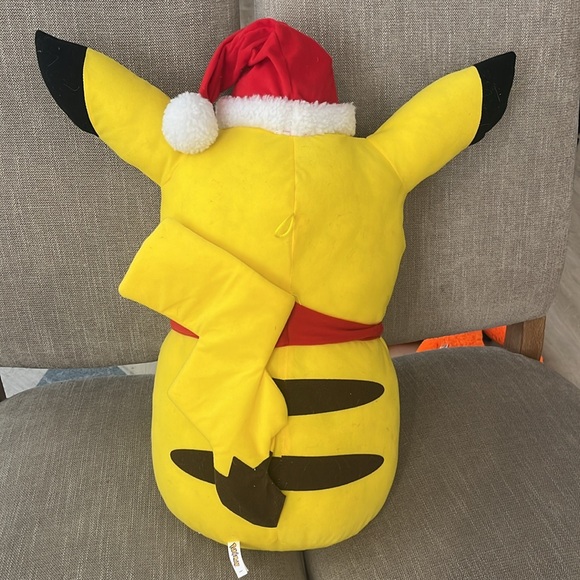 NWT Jumbo Pikachu Pokémon - Picture 3 of 6
